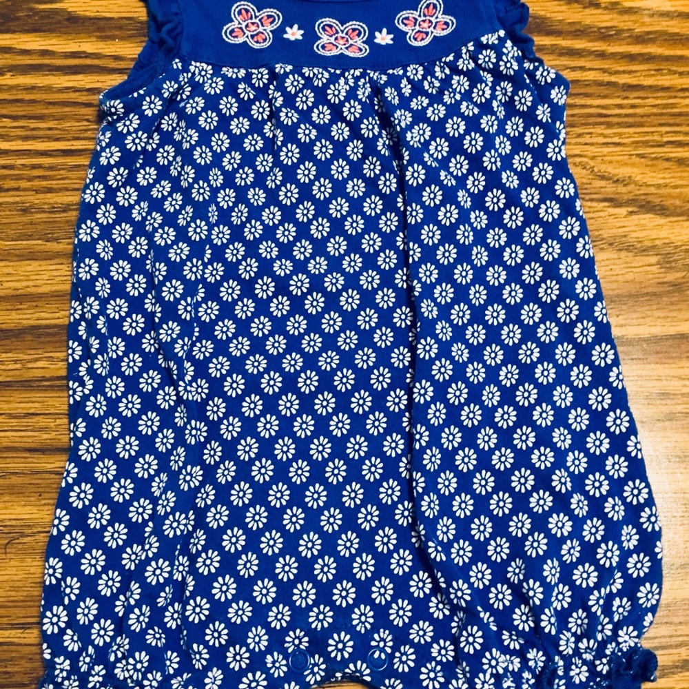(3) Rompers - Picture 4 of 7